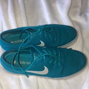 Nike Janoskis
